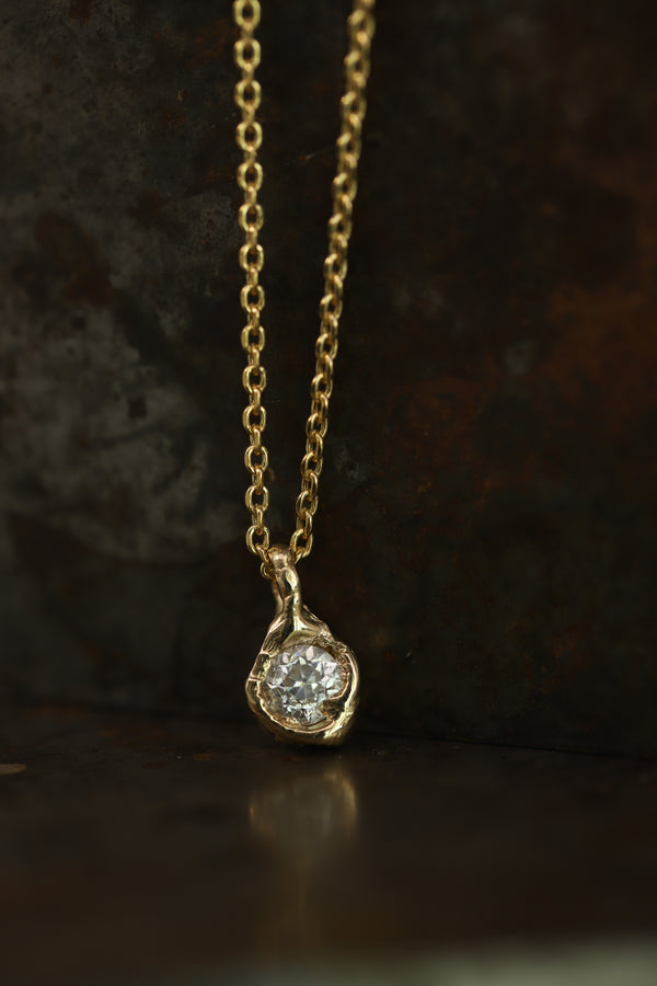 V 0.75ct Old Cut Diamond Nugget Pendant Necklace