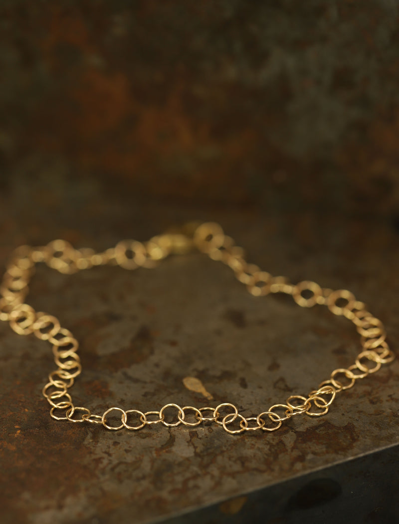 I Small Wide Twisted Gold Link Chain Bracelet