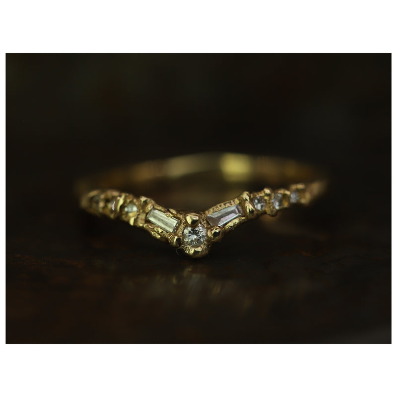 Armach Diamond V Shape Scatter Ring