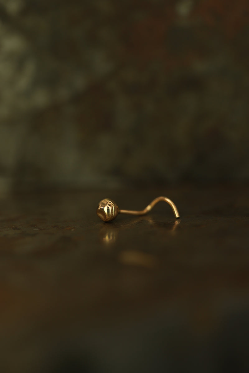 LI 3mm Gold Crush Nose Stud